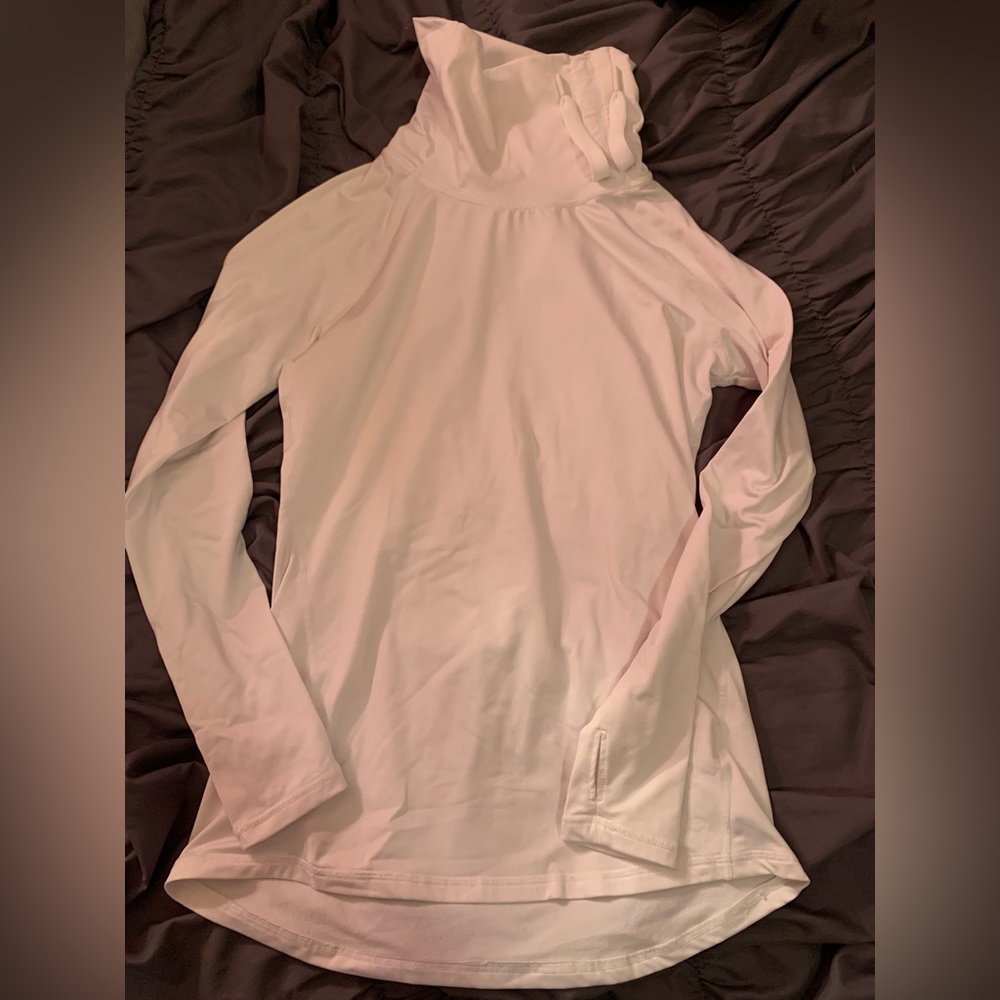 Layer 8 Women’s performance long-sleeve adjustable turtle neck